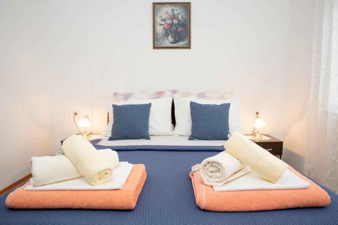 Apartmani Silvana&Vera Senj  Buitenkant foto
